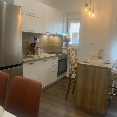 Zorica 3 Apartment *